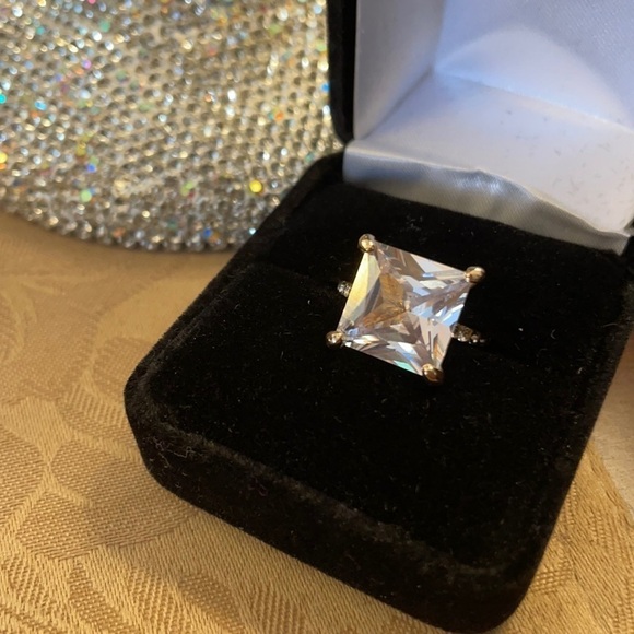 Gold Square Princess Cut Cubic Zirconia Ring - Picture 9 of 10